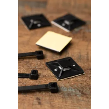 Площадка самоклеящаяся (40х40 мм) черная (100 шт)