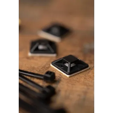 Площадка самоклеящаяся (20х20 мм) черная (100 шт)