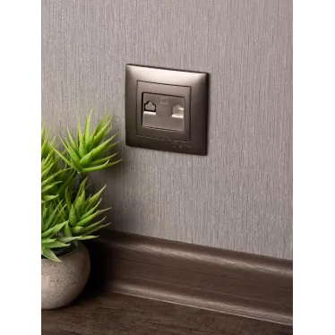 Валенсия лицевая панель розетки RJ-45 1-местная графит