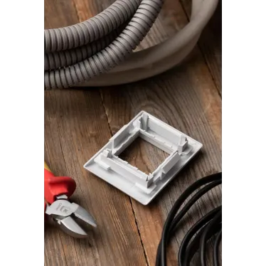 Рамка+суппорт на 2 модуля (1 пост) C-Line