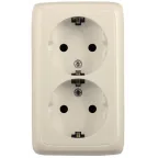 Розетка двойная наружная с заземлением со шторками с изоляционной пластиной слоновая кость