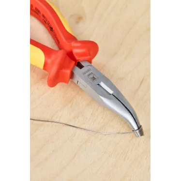 Длинногубцы изогнутые Expert 160 мм 1000В