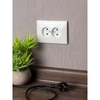Валенсия розетка 2-местная б/з 10А белая с защ. штор.