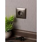 Валенсия лицевая панель розетки 1-местной с/з 16А графит с защ. штор.