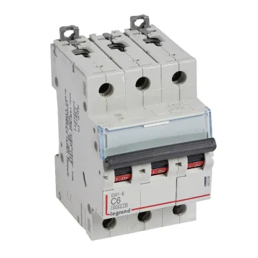 Выключатель автоматический трехполюсный 6А C DX3-E 6кА