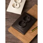 Валенсия лицевая панель розетки 2-местной с/з 16А графит с защ. штор.