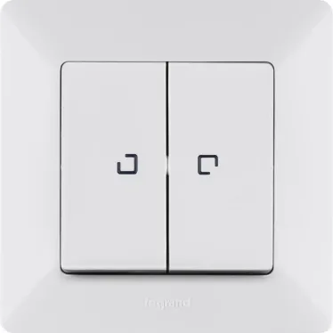 Valena LIFE Выключатель двухклавишный 10АХ 250В с подсветкой С лицевой панелью Белый