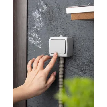 Кнопка звонка Мурманск 1-клавишная 10А IP54 серая