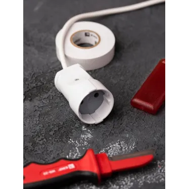 Штепсельное гнездо без заземления белое 10А 250В