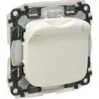 Valena ALLURE Розетка силовая 2К+З со шторками с крышкой белая IP44