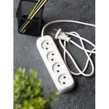 Удлинитель 'Эксперт' 4 гнезда 2 метра 10А/2.2кВт без заземления ПВС 2х0.75 PROxima