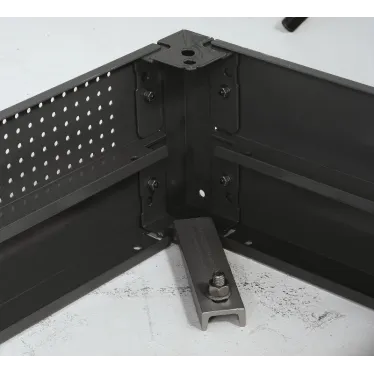 Фиксатор для цоколя