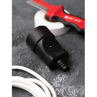 Штепсельное гнездо с заземлением черное ПВХ 16A 250B