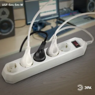 Сетевой фильтр USF-5es-5m-W с базовой защитой с заземлением с выключателем 5 розеток 5м 10А белый