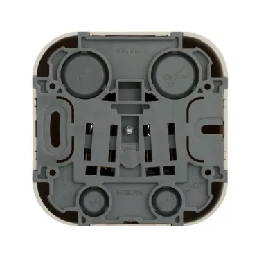 Quteo Розетка с заземлением без шторок наружная бежевая