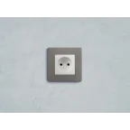 ETIKA Розетка без заземления со шторками белая винтовые зажимы