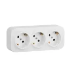 Quteo розетка тройная с заземлением с защитными шторками 16 A 250 IP 20 Белая