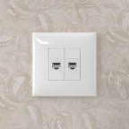 Avanti Компьютерная розетка RJ-45 без шторки в стену, кат.5е двойная, Белое облако