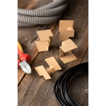 Угол внутренний (40х25) (4 шт) Plast под светлое дерево