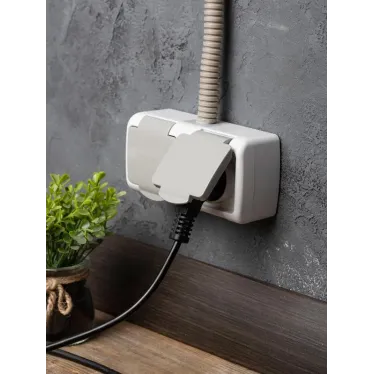 Розетка 2-местная Мурманск 16А с заземлением с крышкой IP54 серый с защитными шторками