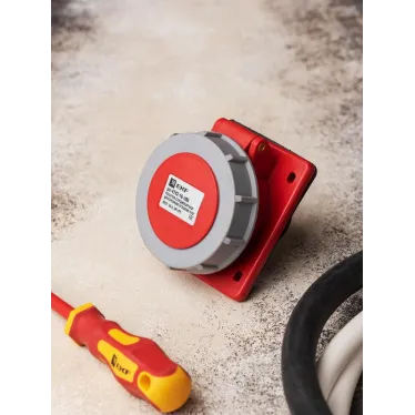 Розетка стационарная внутренняя угловая 4142 3Р+РЕ 16А 380В IP67 PROxima