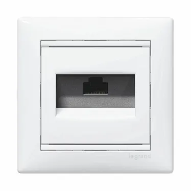 Розетка компьютерная RJ45 категория 6 UTP - Legrand Valena - с захватами - белый
