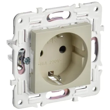 SKANDY Розетка с заземлением без защитных шторок 16А SK-R05B бежевый IEK