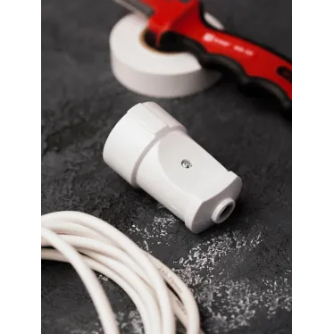 Штепсельное гнездо с заземлением белое 16А 250В