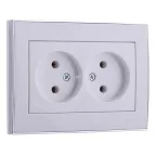 RAIN Розетка двойная без заземления керамика белая с боковой вставкой хром
