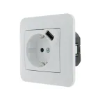                  KARINA Розетка с/з + USB разъём белая (10шт/120шт)
               