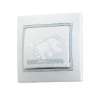                  Выключатель одноклавишный, белый, с серой вставкой
               