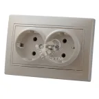                  Мира Розетка двойная с заземлением керамика жемчужно-белый перламутр со вставкой
               