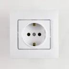 KARINA Розетка с/з ПБТ белая (10шт/120шт)