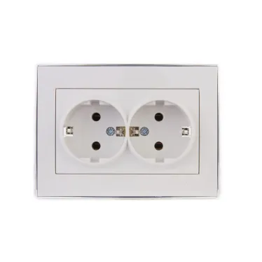 RAIN Розетка двойная с заземлением керамика белая с боковой вставкой хром