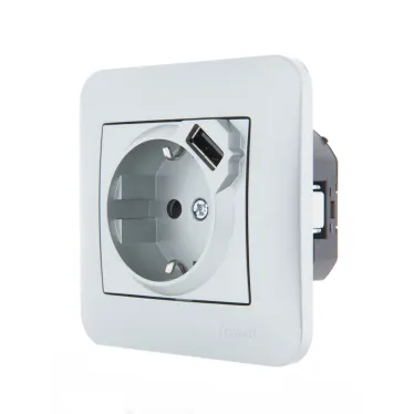 KARINA Розетка с/з + USB разъём матовое серебро (10шт/120шт)