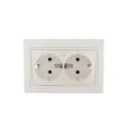 Мира Розетка двойная с заземлением керамика жемчужно-белый перламутр со вставкой