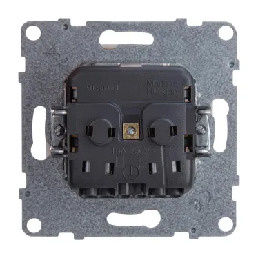 SUNO Силовая розетка 2К+З 16А 250В с защитными шторками.Безвинтовые зажимы. Цвет "Белый" | 721120 | Legrand