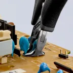 Кусачки торцевые ESD для электроники антистатические режущие кромки с маленькой фаской под 15° с пружиной рез: мягкая проволока 15 мм проволока средней твёрдости 1 мм твёрдая проволока 05 мм L-120 мм зеркальная полировка двукомпонентные рукоятки