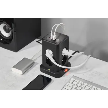 DOMINIC Удлинитель У08K 8 мест 2P+PE 1,5м 3х1,0мм2 16А/250В USB A+C 20Вт черный IEK