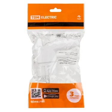 Вилка угловая c/з белая с кнопкой извлечения из сети 16А 250В TDM