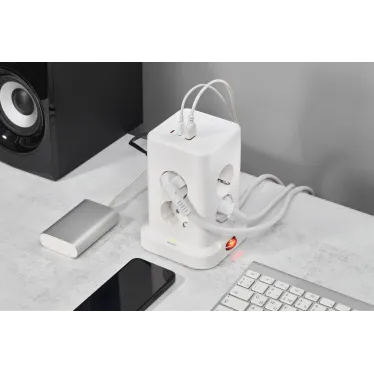 DOMINIC Удлинитель У08K 8 мест 2P+PE 1,5м 3х1,0мм2 16А/250В USB A+C 20Вт белый IEK