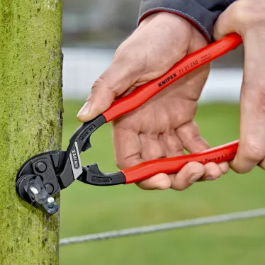 Болторез компактный CoBolT XL резка - с выемкой на кромках для реза толстой проволоки проволока средней твердости 56мм твердая проволока 4мм рояльная струна (HRC 59) 38мм L-200мм черный обливные рукоятки блистер