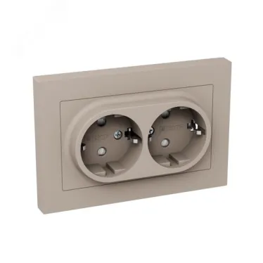 Механизм розетки двойной 16А с заземлением со шторками с рамкой кремовый Эпика EKF