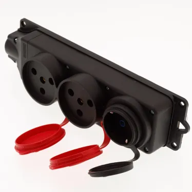 Розетка в резиновом корпусе трёхместная 2 x (3x25)A + 1 x (1x16)A, стандарт CEE NORM, настенное крепление