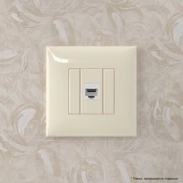 Avanti Компьютерная розетка RJ-45 без шторки в стену, кат.6А одинарная, Ванильная дымка