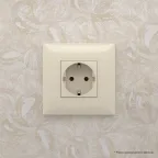 Avanti Розетка в стену, 2P+E, с защитными шторками, ''Ванильная дымка''