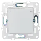SKANDY Розетка 1-местная с заземлением с защитными шторками и крышкой 16А IP44 SK-R11W арктический белый IEK