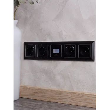 BRITE Рамка 5 постов РУ-5-Бр хром/черный IEK