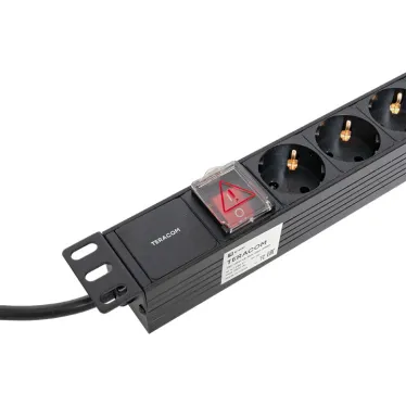 Блок розеток PDU TERACOM 19' 1U 16А/250В 6 роз. Schuko с выключателем шнур 2 м 3x1.5 мм2 вилка Schuko корпус пластик черный