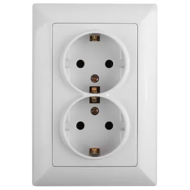 Розетка Intro Solo 4-208-01 с заземлением двойная 2X2P+E Schuko со шторками, 16А-250В, IP20, СУ, белый
